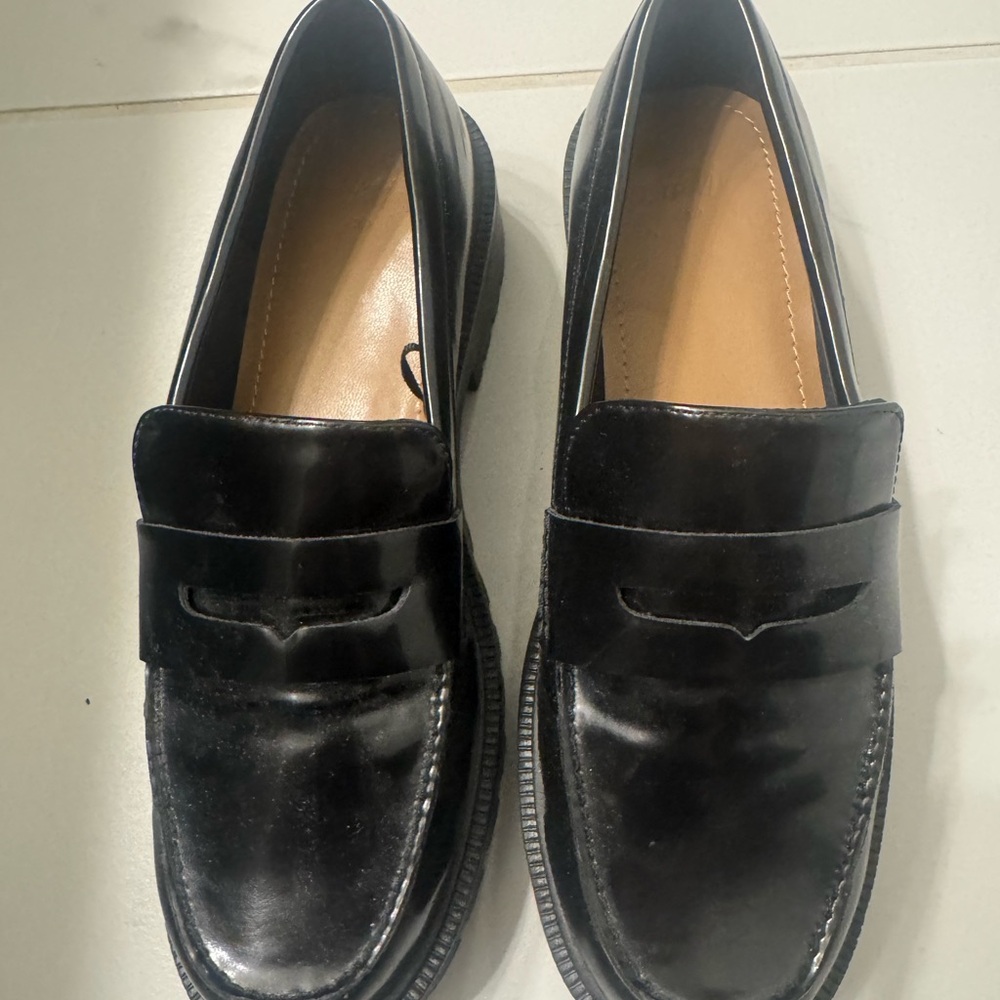 Black loafer with chunky black sole